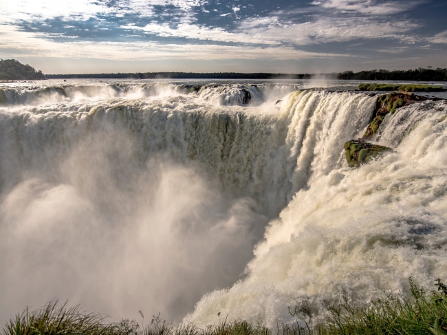Cataratas del Iguaz� en salida grupal acompa�ada